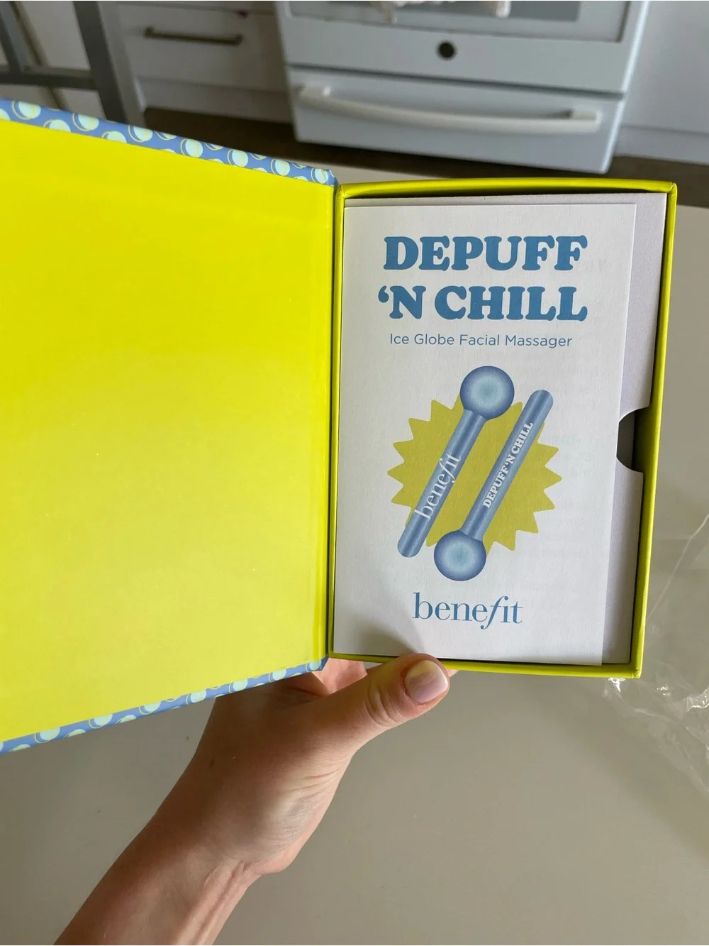 NEW Benefit Depuff & Chill Eye Globe